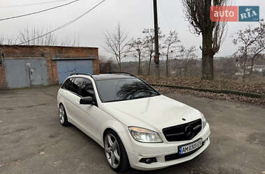 Універсал Mercedes-Benz C-Class 2010 в Житомирі