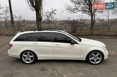 Універсал Mercedes-Benz C-Class 2010 в Житомирі