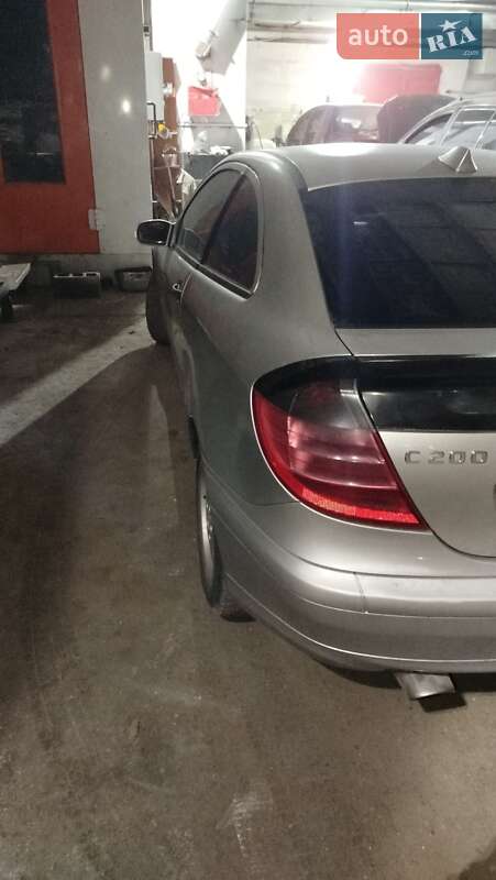 Купе Mercedes-Benz C-Class 2001 в Днепре