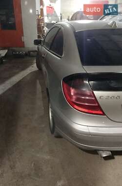 Купе Mercedes-Benz C-Class 2001 в Днепре