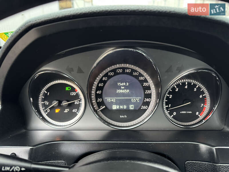 Универсал Mercedes-Benz C-Class 2010 в Киеве фото 25 Универсал Mercedes-Benz C-Class 2010 в Киеве