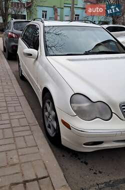 Универсал Mercedes-Benz C-Class 2004 в 