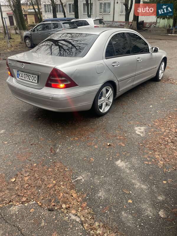 Седан Mercedes-Benz C-Class 2000 в Києві