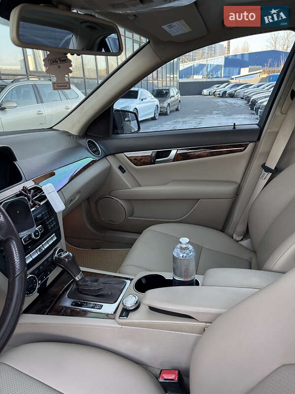 Седан Mercedes-Benz C-Class 2011 в Киеве фото 12 Седан Mercedes-Benz C-Class 2011 в Киеве