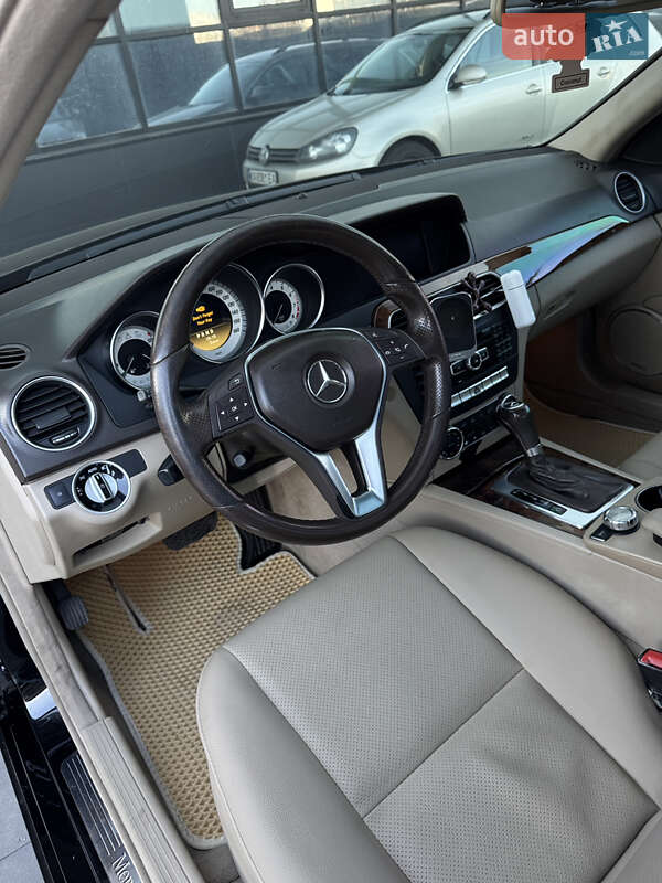 Седан Mercedes-Benz C-Class 2011 в Киеве фото 13 Седан Mercedes-Benz C-Class 2011 в Киеве