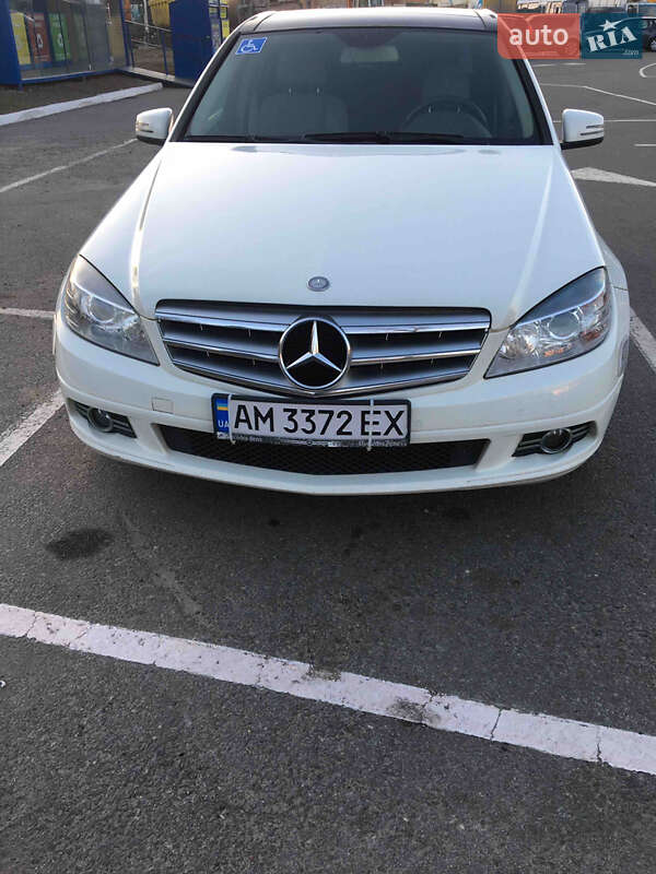Седан Mercedes-Benz C-Class 2010 в 