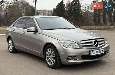 Седан Mercedes-Benz C-Class 2008 в Ровно