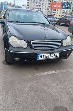 Седан Mercedes-Benz C-Class 2001 в Киеве