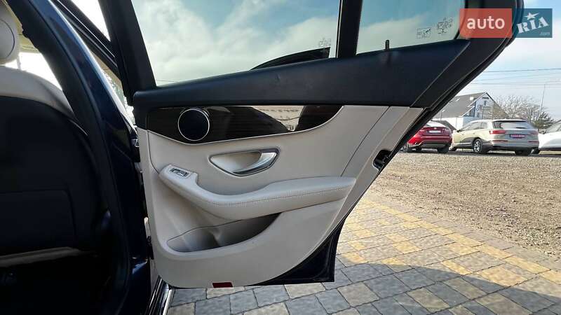 Седан Mercedes-Benz C-Class 2017 в Львове