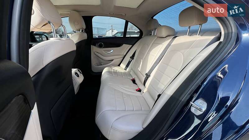 Седан Mercedes-Benz C-Class 2017 в Львове