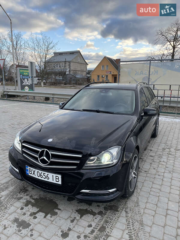 Універсал Mercedes-Benz C-Class 2013 в 