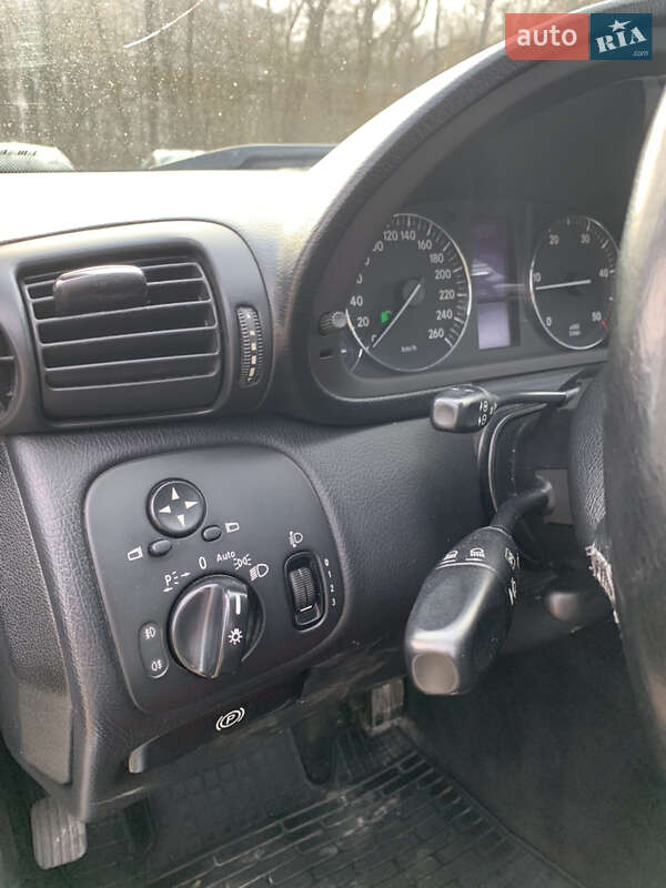 Седан Mercedes-Benz C-Class 2005 в Тернополе
