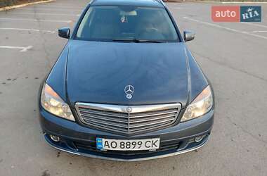 Універсал Mercedes-Benz C-Class 2010 в Ужгороді