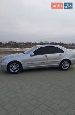 Седан Mercedes-Benz C-Class 2002 в Ровно