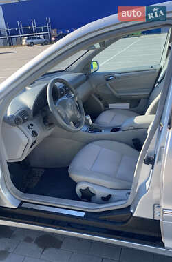 Седан Mercedes-Benz C-Class 2005 в 