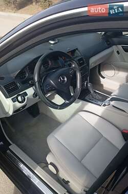 Универсал Mercedes-Benz C-Class 2010 в 
