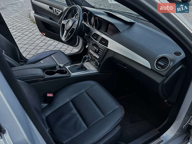 Седан Mercedes-Benz C-Class 2012 в Коломые