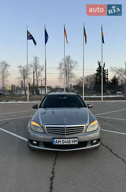 Універсал Mercedes-Benz C-Class 2010 в Житомирі