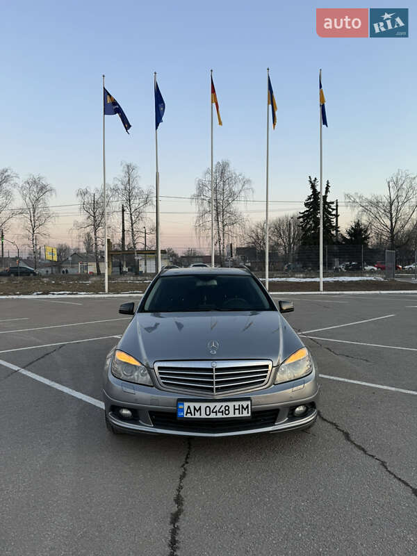 Mercedes-Benz C-Class 2010
