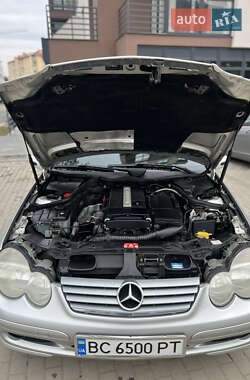 Купе Mercedes-Benz C-Class 2003 в 