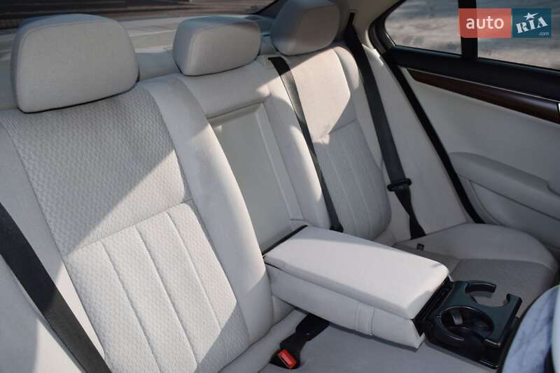Седан Mercedes-Benz C-Class 2011 в Бучаче фото 33 Седан Mercedes-Benz C-Class 2011 в Бучаче