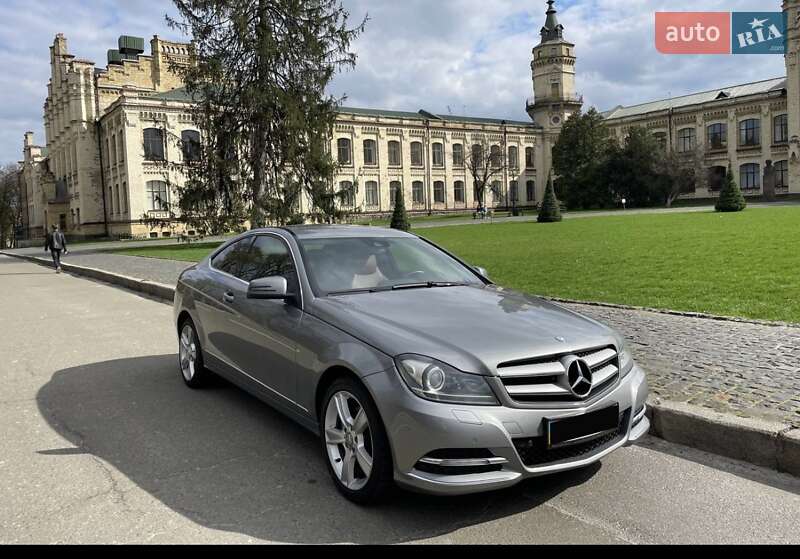 Mercedes-Benz C-Class 2011