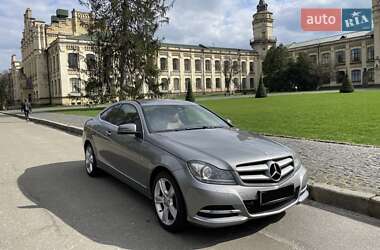 Купе Mercedes-Benz C-Class 2011 в 