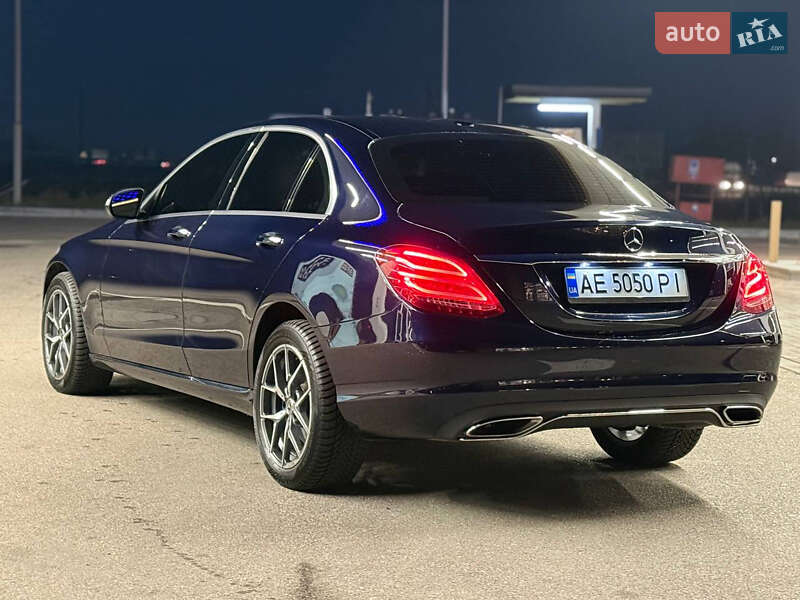 Седан Mercedes-Benz C-Class 2015 в Дніпрі