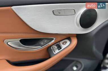 Купе Mercedes-Benz C-Class 2019 в 