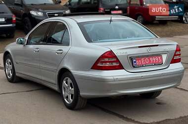 Седан Mercedes-Benz C-Class 2004 в Чернігові