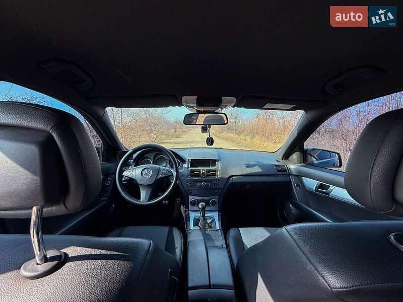Седан Mercedes-Benz C-Class 2008 в Кривом Роге