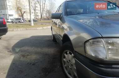 Седан Mercedes-Benz C-Class 1995 в 