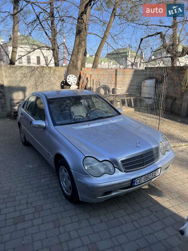 Седан Mercedes-Benz C-Class 2001 в Черновцах