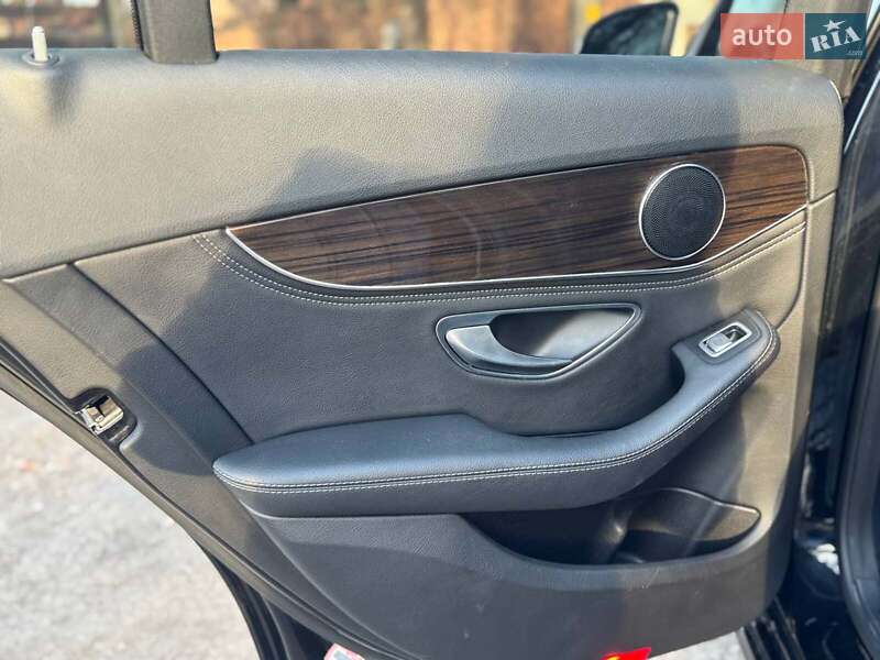 Седан Mercedes-Benz C-Class 2015 в Киеве