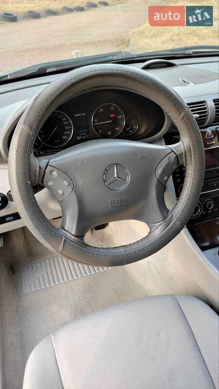 Универсал Mercedes-Benz C-Class 2004 в Львове
