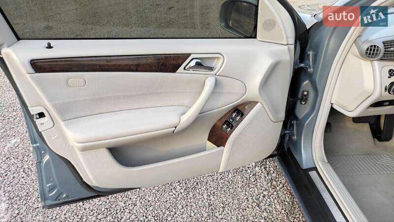 Универсал Mercedes-Benz C-Class 2004 в Львове