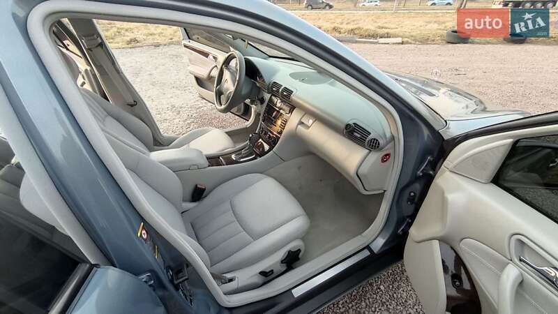 Универсал Mercedes-Benz C-Class 2004 в Львове