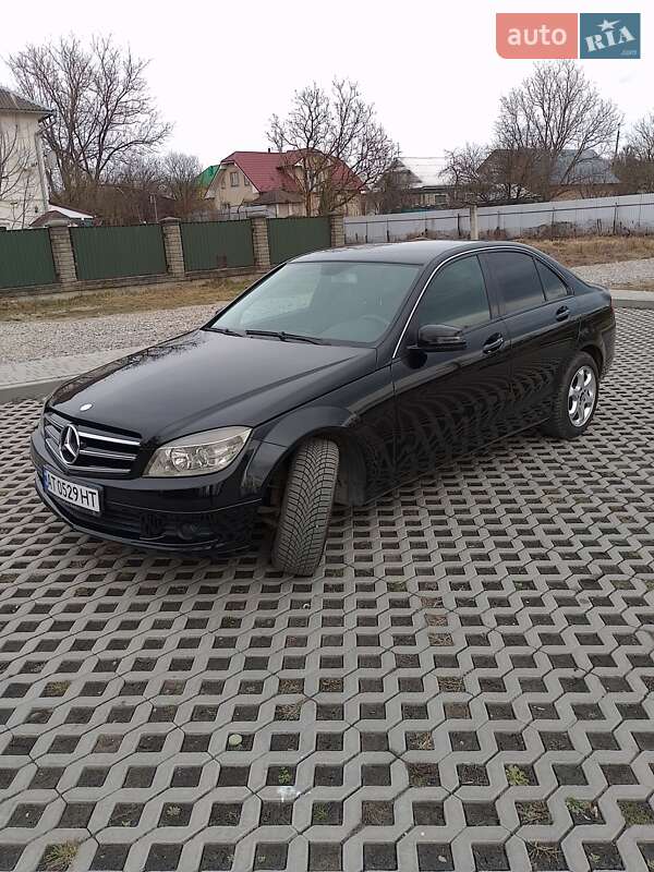 Седан Mercedes-Benz C-Class 2009 в Ивано-Франковске