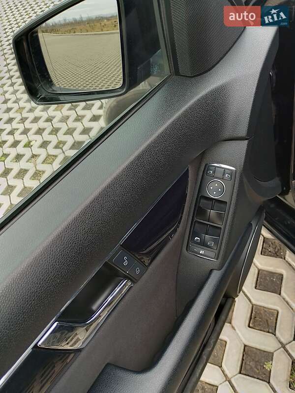 Седан Mercedes-Benz C-Class 2009 в Ивано-Франковске
