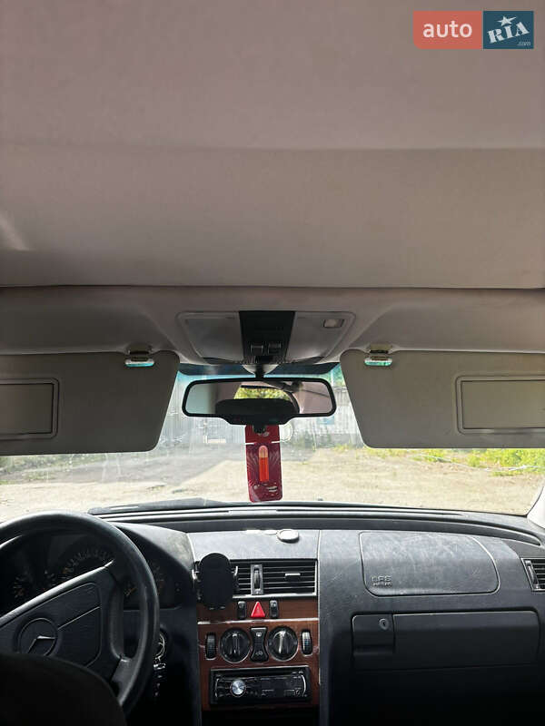 Седан Mercedes-Benz C-Class 1996 в Вижнице фото 5 Седан Mercedes-Benz C-Class 1996 в Вижнице