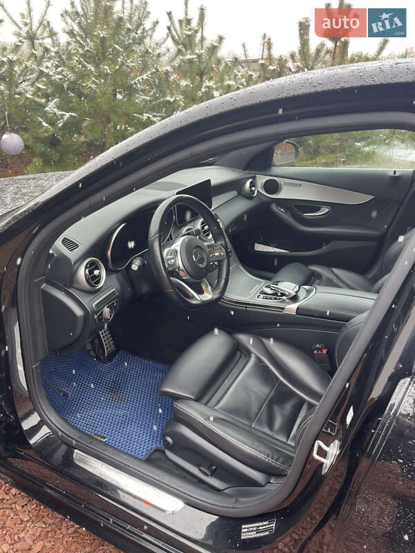 Седан Mercedes-Benz C-Class 2019 в Мостиске