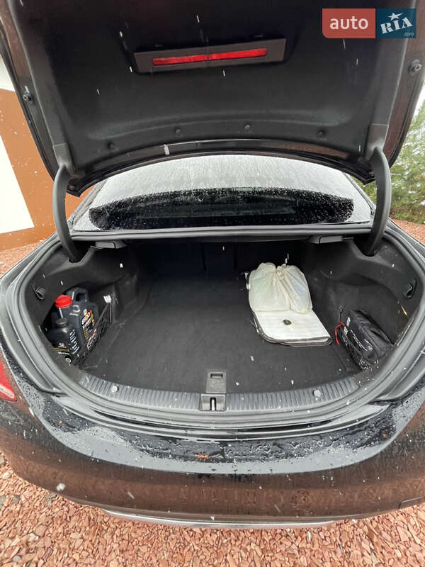 Седан Mercedes-Benz C-Class 2019 в Мостиске