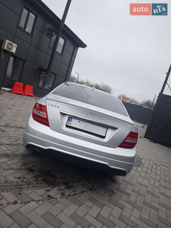Седан Mercedes-Benz C-Class 2011 в Полтаві