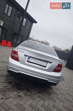 Седан Mercedes-Benz C-Class 2011 в 