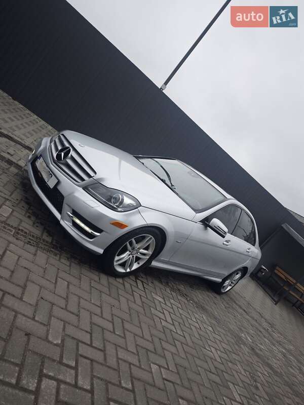 Седан Mercedes-Benz C-Class 2011 в Полтаві