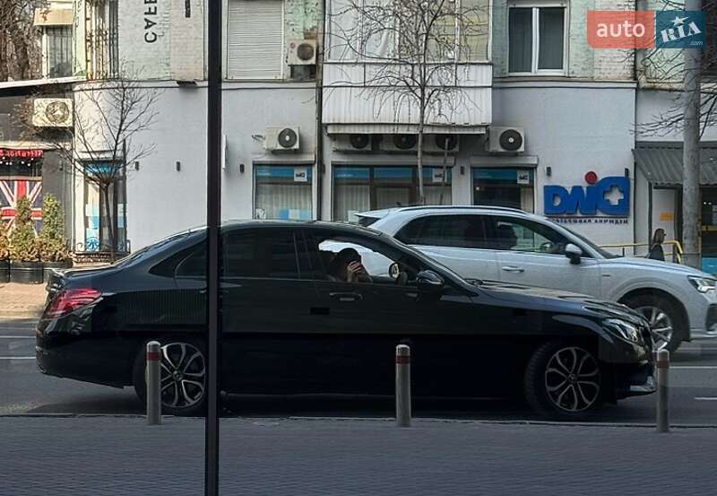 Седан Mercedes-Benz C-Class 2017 в Киеве