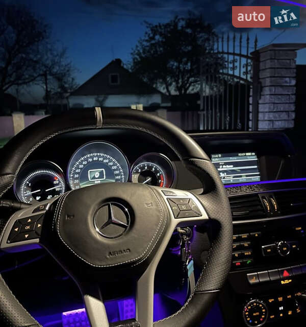 Седан Mercedes-Benz C-Class 2011 в Луцке