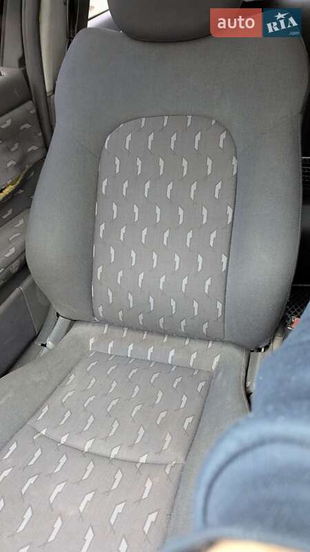 Купе Mercedes-Benz C-Class 2003 в Чернівцях