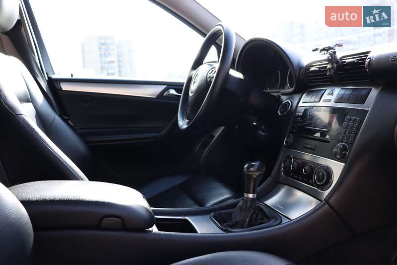Универсал Mercedes-Benz C-Class 2004 в Ивано-Франковске