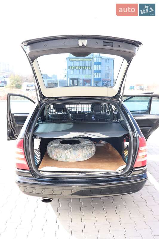 Универсал Mercedes-Benz C-Class 2004 в Ивано-Франковске